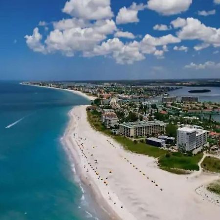 Renovate Large Studio 21-Directly Across Beach St. Pete Beach Ngoại thất bức ảnh