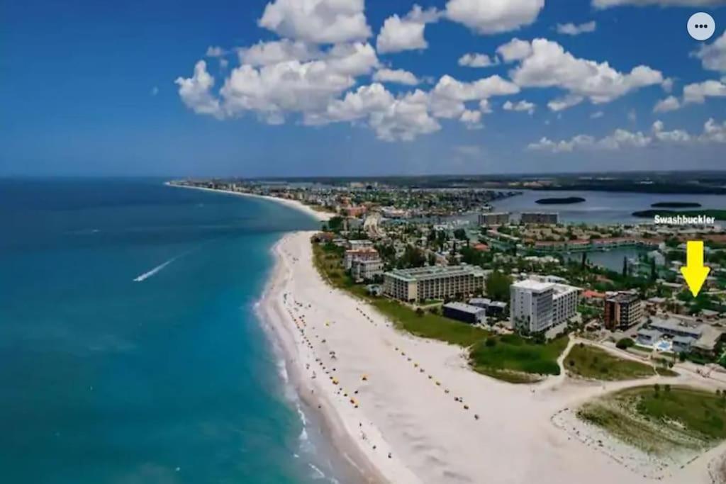 Renovate Large Studio 21-Directly Across Beach St. Pete Beach Ngoại thất bức ảnh