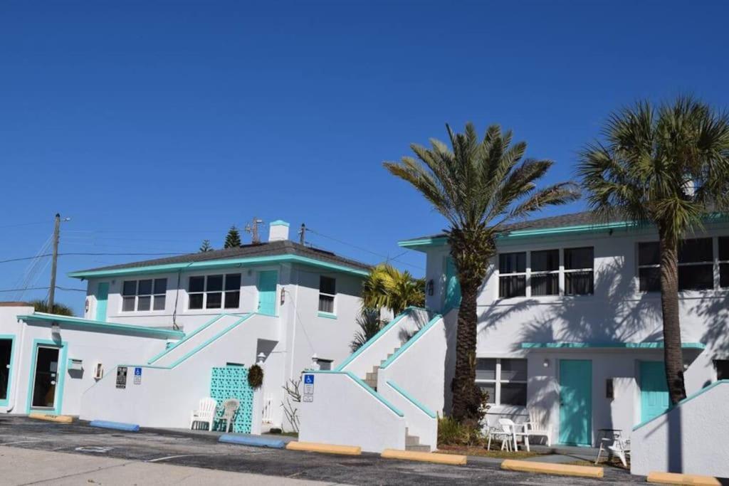Renovate Large Studio 21-Directly Across Beach St. Pete Beach Ngoại thất bức ảnh