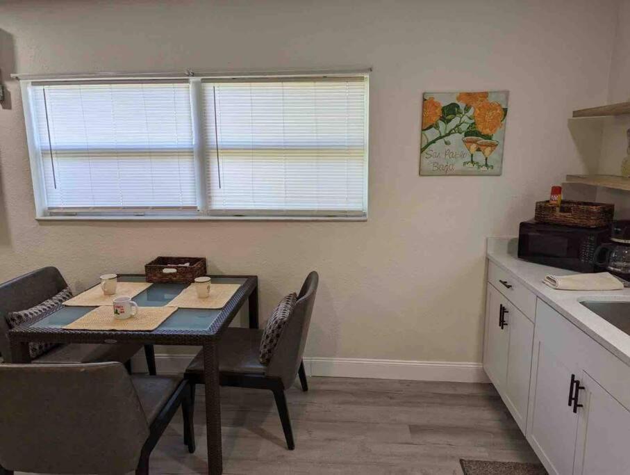 Renovate Large Studio 21-Directly Across Beach St. Pete Beach Ngoại thất bức ảnh